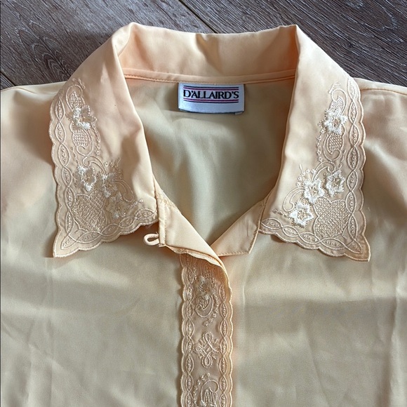 VINTAGE peach Button Down Shirt with Dress Collar scallop hem sz 12 - Picture 2 of 10